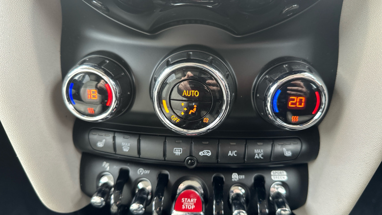 MINI Hatchback 2.0 Cooper S Exclusive 5dr [Comfort/Nav Pack] Petrol Hatchback